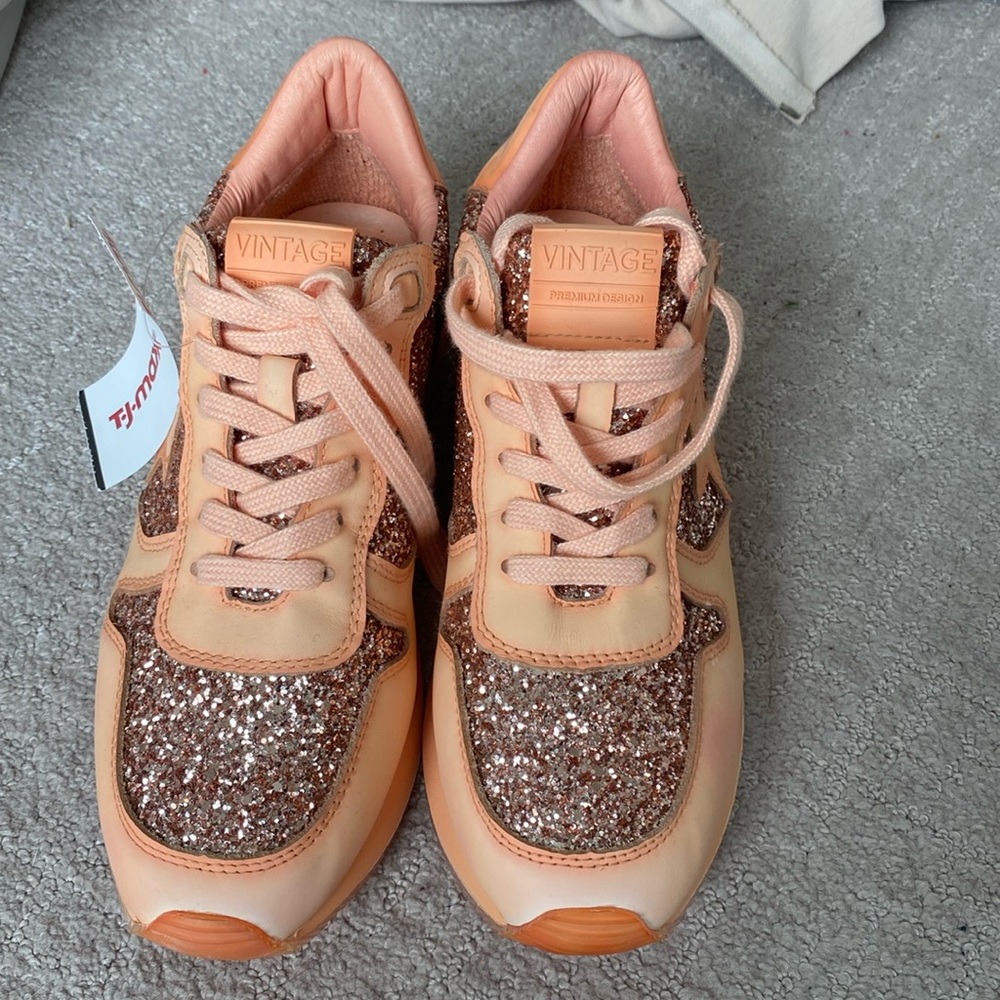 NWT vintage Havana tennis shoes